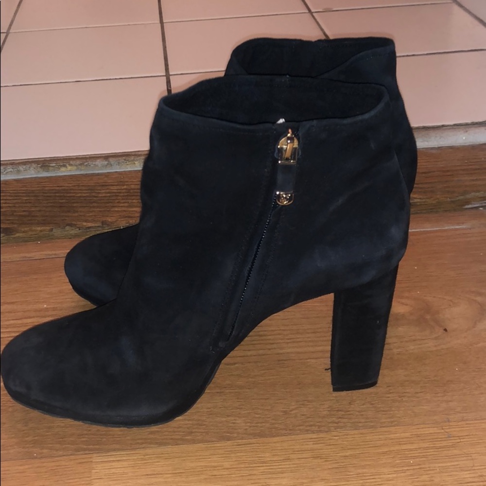 NEW Vince Camuto Black Suede Booties - size 9